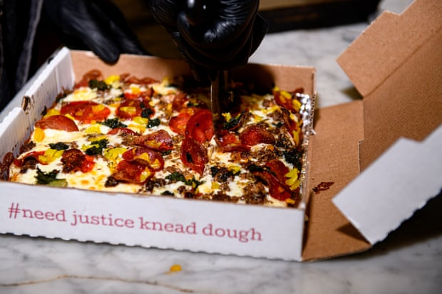 As pizzas do chef Michael são premiadas e já entraram para listas de melhores pizzas da Filadélfia. Foto: Reprodução/Kriston Jae Bethel.