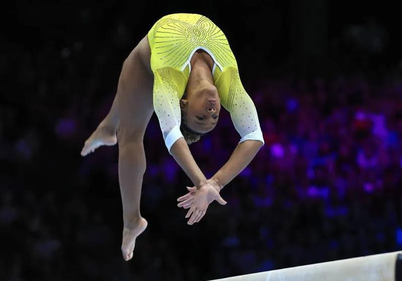 Rebeca Andrade faturou o bronze no Mundial de Ginástica Artística em Antuérpia. Ela quebrou vários recordes! Foto: Reprodução/Ricardo Bufolin/CBG.