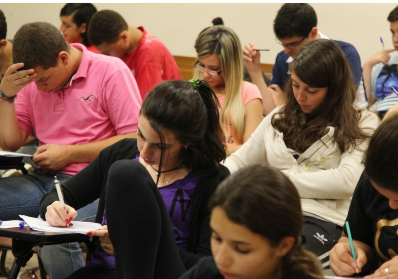Para se preparar para a temporada de vestibulares 2023 no Brasil é necessário ficar atento as datas! Foto: Reprodução/Marcos Santos (USP).