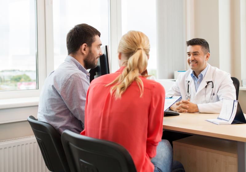A lei que permite acompanhante a mulheres em consultas e atendimentos médicos saiu no Diário Oficial da União esta semana e vale para todo o Brasil. - Foto: reprodução/Syda Productions