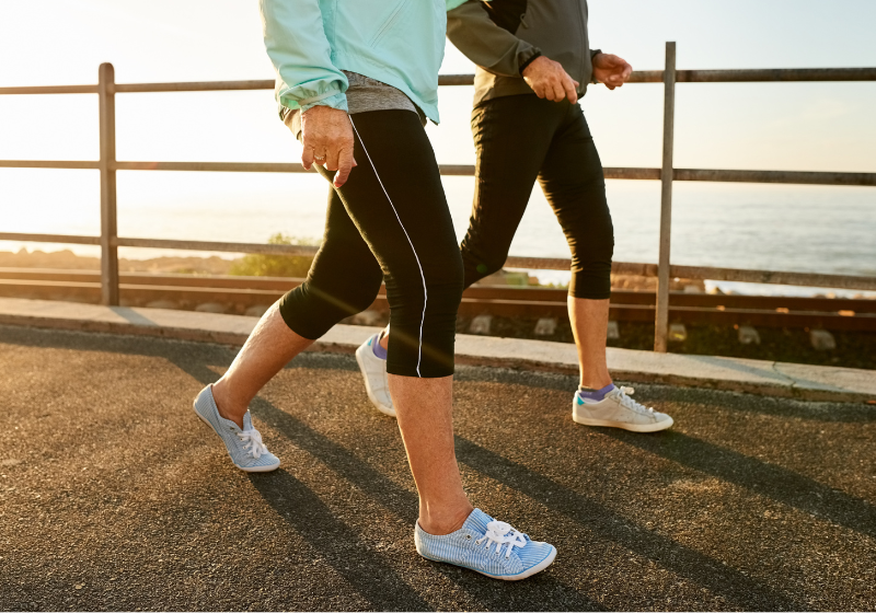 Uma caminhada mais rápida é melhor para reduzir o risco de diabetes tipo 2 do que caminhar em um ritmo mais lento. - Foto: reprodução/AJWatt/Getty Images