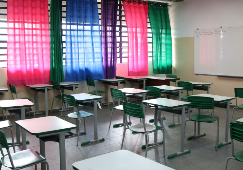 No Brasil, a evasão no ensino médio chega a 16%. A iniciativa pretende incentivar os alunos a permanecerem na escola. - Foto: reprodução/Rovena Rosa/Agência Brasil