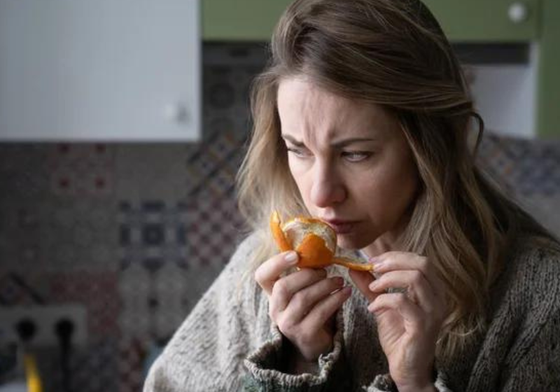 A injeção de anestésico no pescoço estimula o sistema nervoso autônomo e tem mostrado resultados positivos no tratamento para perda de olfato pós Covid-19. - Foto: reprodução/ Dima Berlin/iStock