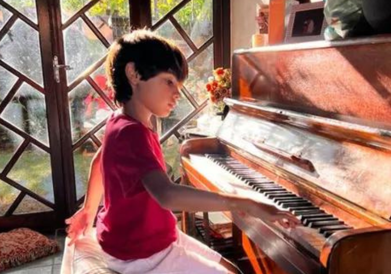 O QI de 144 do brasileiro Benício, de 9 anos, fez ele entrar na Intertel, uma sociedade internacional exclusiva para superdotados. - Foto: reprodução/arquivo pessoal