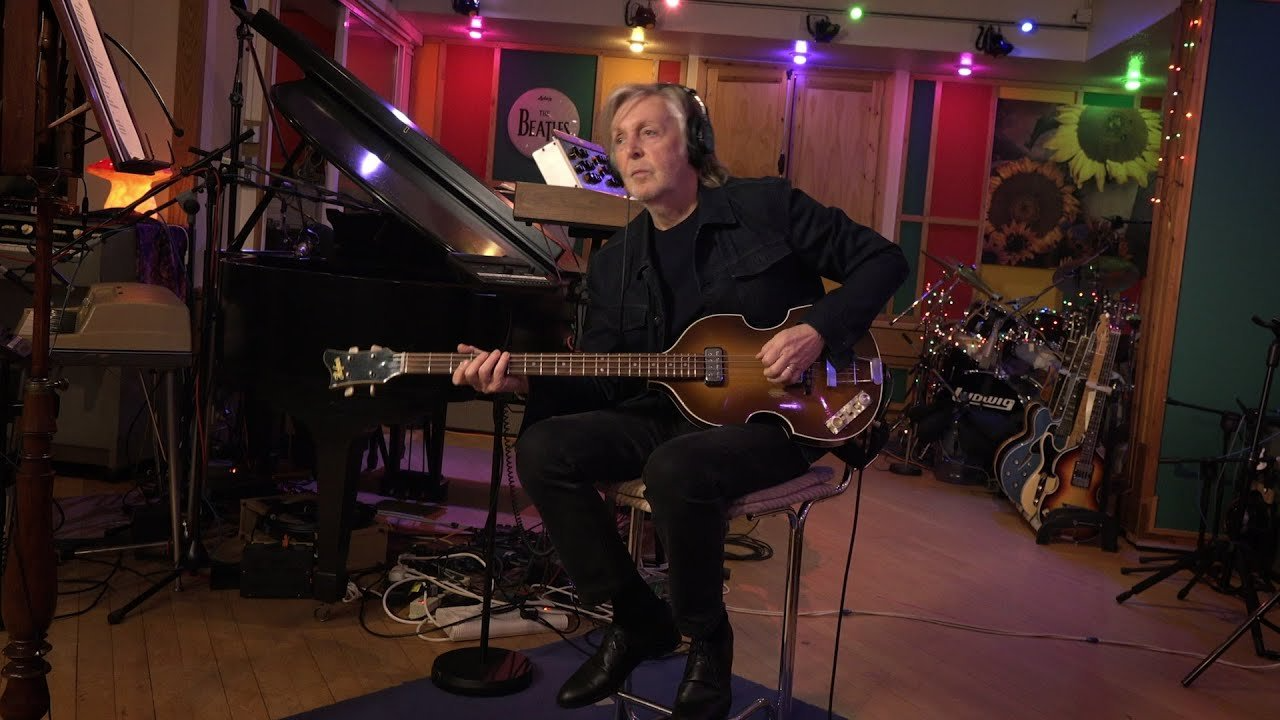 A música teve usou Inteligência Artificial para limpar a voz de John Lennon. Foto: Reprodução/Beatles: Now and Then.