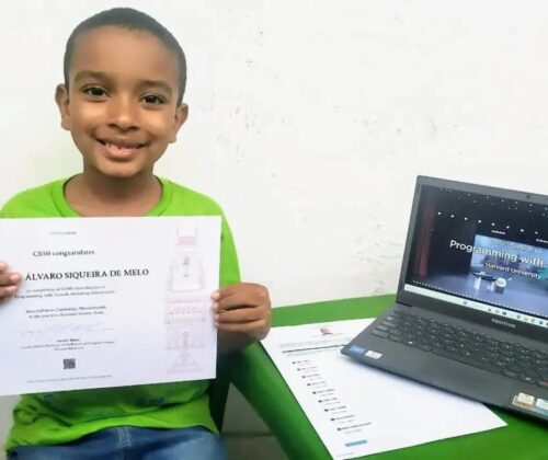 O pequeno gênio da Maré não tinha dinheiro para a taxa de inscrição em Harvard, mas conseguiu pelas suas habilidades. - Foto: arquivo pessoal