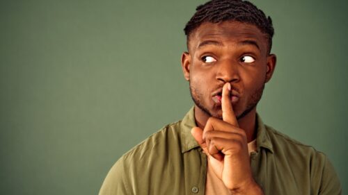 Manter boas novas para si pode te fazer se sentir mais energizado. - Foto: Getty 