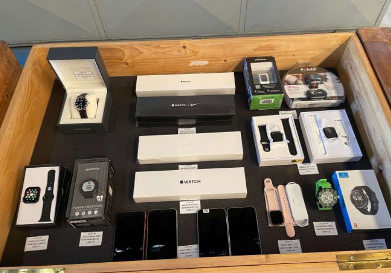 O leilão da Receita federal vai aceitar lances para iPhone e notebooks, entre outros, até o próximo dia 21. - Foto: Reprodução/Receita Federal.