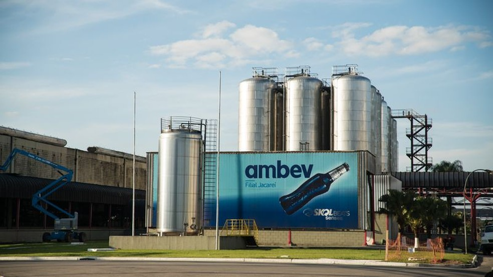 A empresa oferece uma gama de benefícios para os aprovados no processo seletivo. Foto: Reprodução/Ambev.