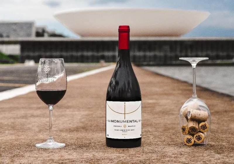 O vinho de Brasília, Syrah Monumental, já está em pré-venda! Foto: Reprodução/Vinícola de Brasília.