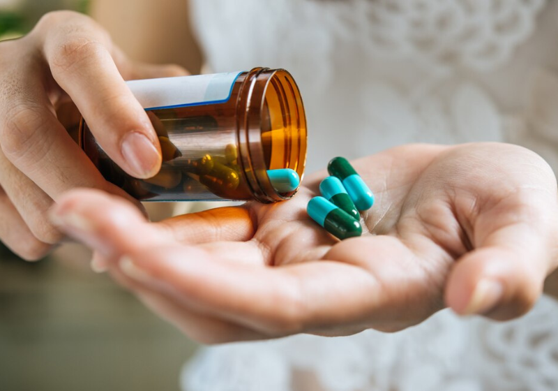 O MIT criou novos antibóticos com a ajuda de Inteligência Artificial (IA), bem mais potentes e com baixa toxidade. - Foto: Reprodução/Freepik.