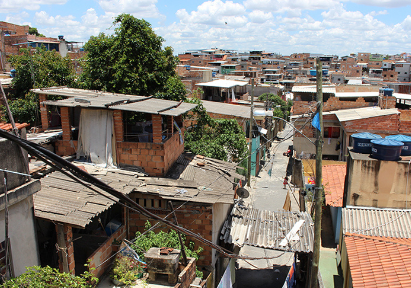 O percentual de pessoas em situação de pobreza e extrema pobreza caiu. Os programas de transferência de renda são uma das explicações. Foto: Reprodução/Acertvo IBGE.