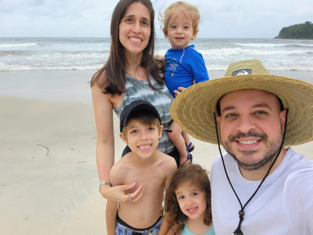  Os pais celebraram a conquista e valorização dos filhos. - Foto: reprodução/arquivo pessoal 