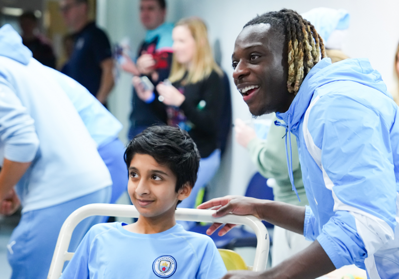 As crianças jamais vão esquecer essa surpresa incrível! Foto: Reprodução/Manchester City.