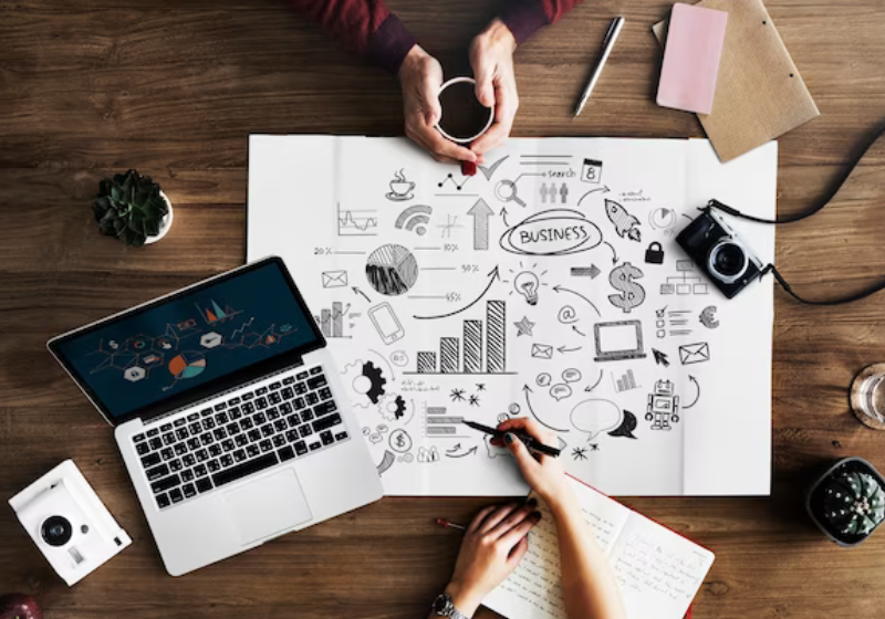 O setor de Marketing e Vendas promete ser o com maior números de contratações em 2024. Foto: Freepik.