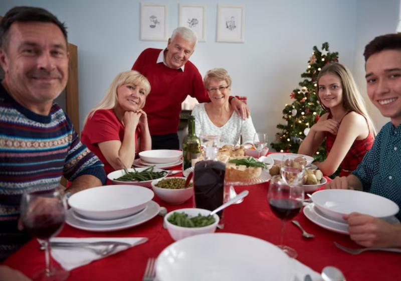 Ninguém aguenta aquela pergunta: "tá solteiro de novo nesse natal?. Para evitar climão veja 5 respostas infalíveis. -Foto: Reprodução/Freepik.