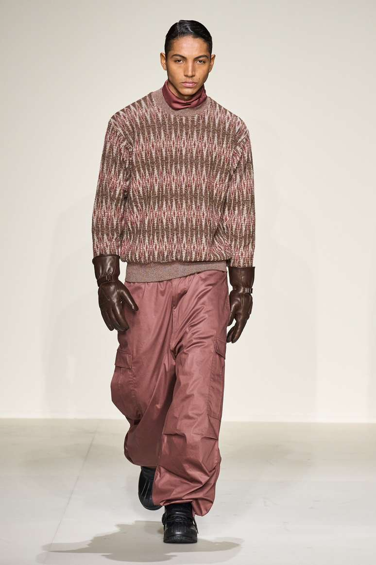 Noah Alef deu um show desfilando pela Armani. Foto: Reprodução/Way Models.