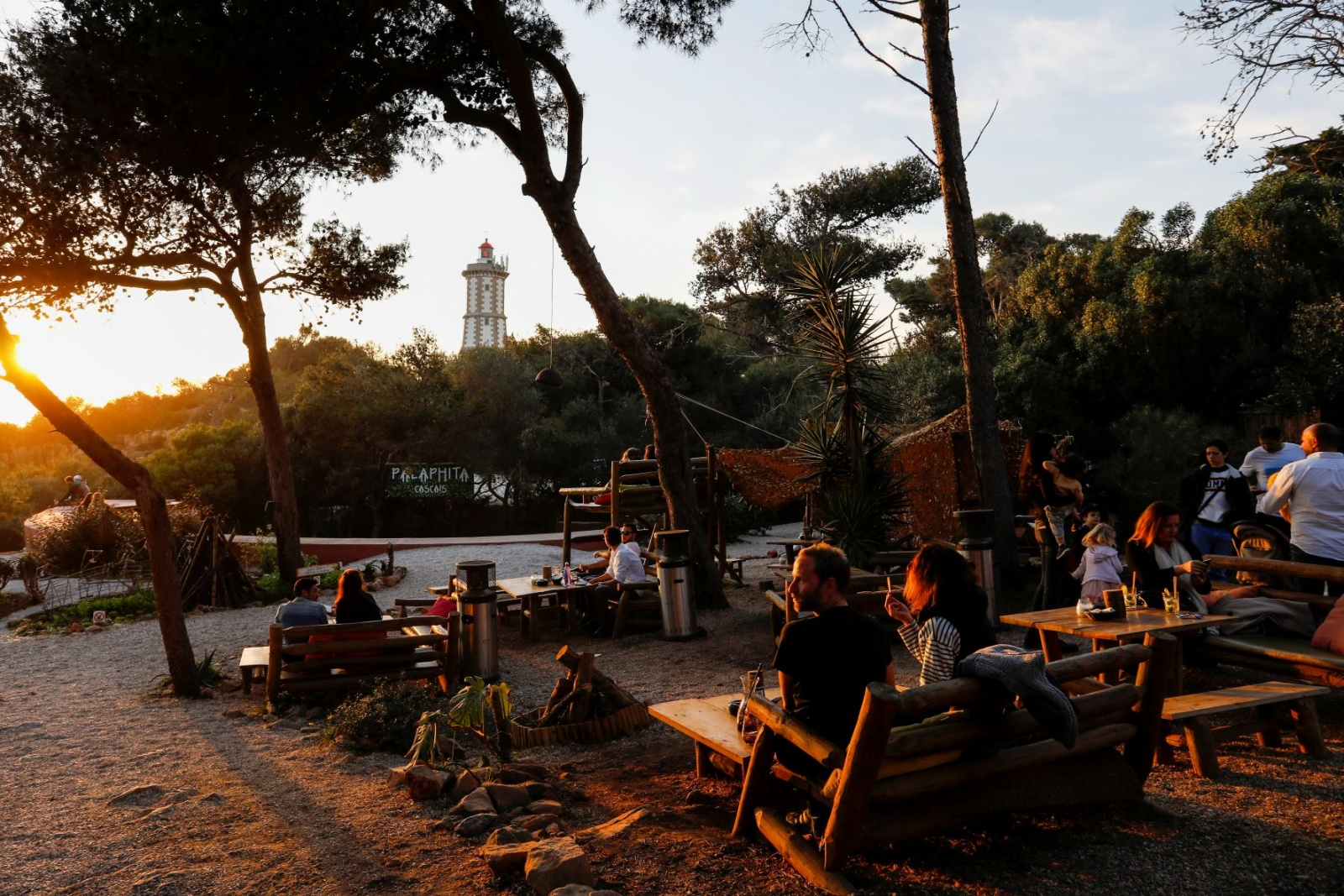 O fim de tarde no Palaphita ganha um toque especial. Olha que lindo! Foto: Reprodução/Visão Se7e.