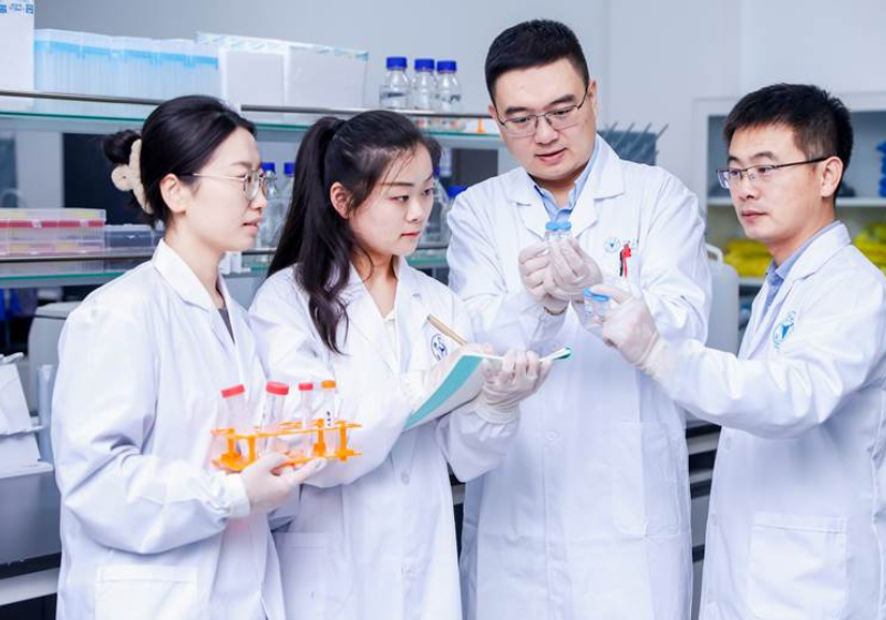 A insulina inteligente desenvolvida pelos pesquisadores tem ação prolongada de até uma semana. - Foto: RAO Ping.