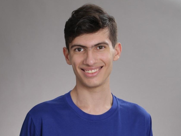 Com apenas 19 anos, Eduardo ficou em 1º lugar na lista geral de aprovados no ITA. Foi a terceira tentativa dele.- Foto: reprodução/Arquivo Pessoal