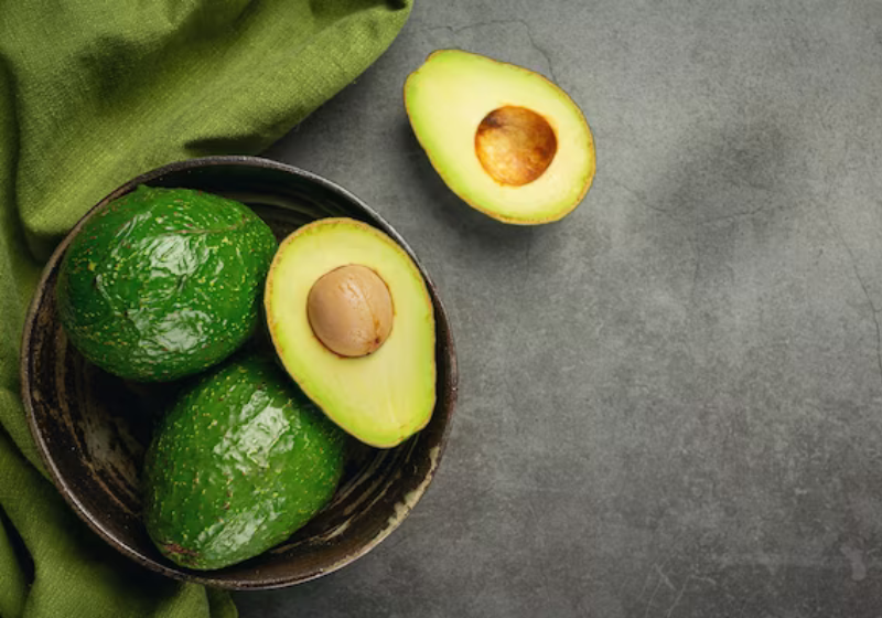 O abacate tem altos índices de carboidrato e é incrível para fornecer energia. Foto: Freepik.