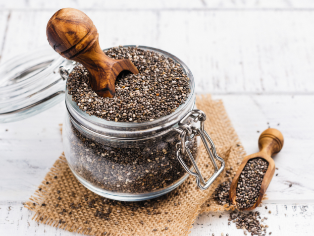 As sementes de chia são ricas em ácidos graxos ômega-3, proteínas vegetais, minerais e fibras alimentares. - Foto: reprodução/Getty Images