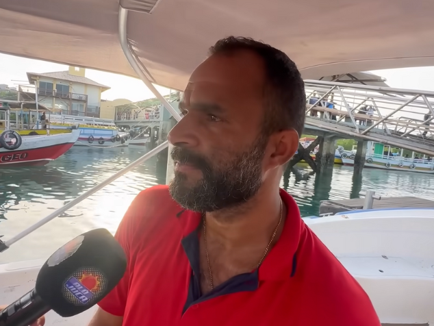 O comandante acionou outra embarcação e juntos conseguiram resgatar 20 pessoas com vida do naufrágio. - Foto: reprodução/Alô Juca