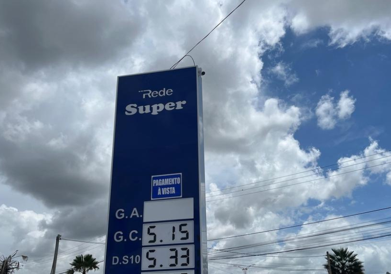 O dono do posto baixou o preço da gasolina e mesmo sofrendo ameaças, disse que não vai retroceder. Foto: Divulgação.