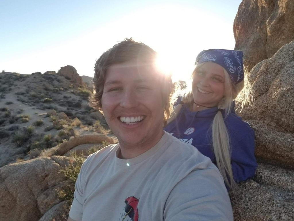 Apesar do trabalho, Cody não se imprtou ei deixar o cabelo crescer. Foto: Kennedy News and Media.