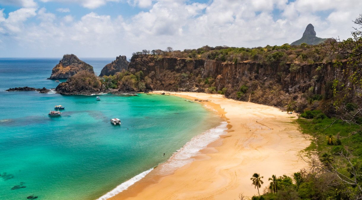 A praia é constantemente elogiada pelo cenário exuberante e paradisíaco. Foto: Getty Images. 