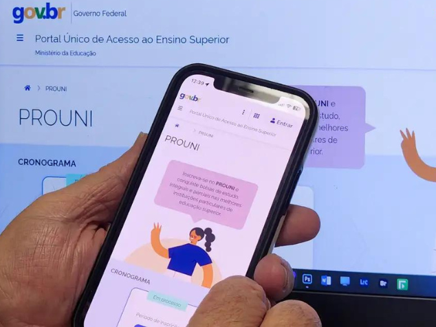 O Prouni 2024 está com oferta recorde de bolsas e as inscrições começam na semana que vem. - Foto: reprodução/Rafa Neddermeyer