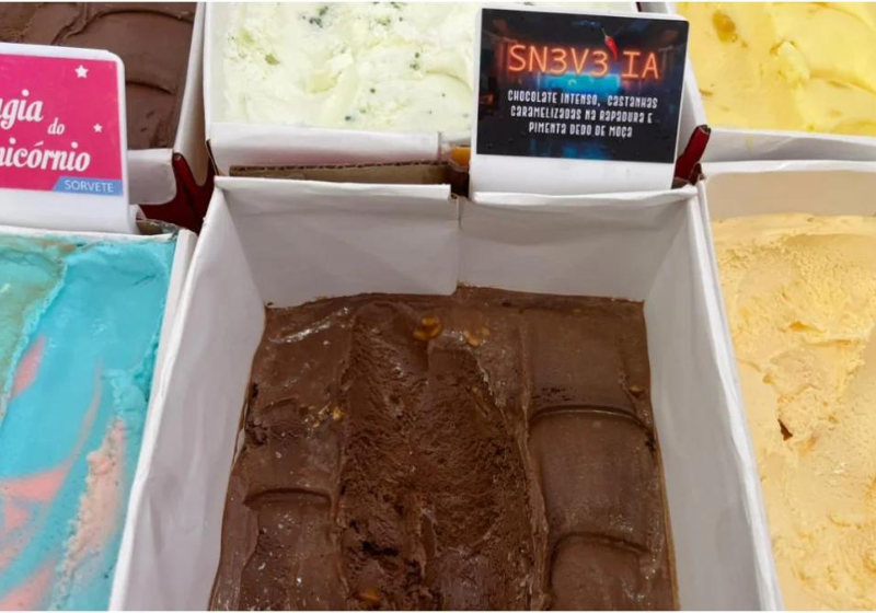 Com a ajuda da inteligência artificial (IA), surgiu o primeiro sorvete brasileiro criado com a ajuda da tecnologia ChatGPT. - Foto: Larissa Reis/BHAZ.