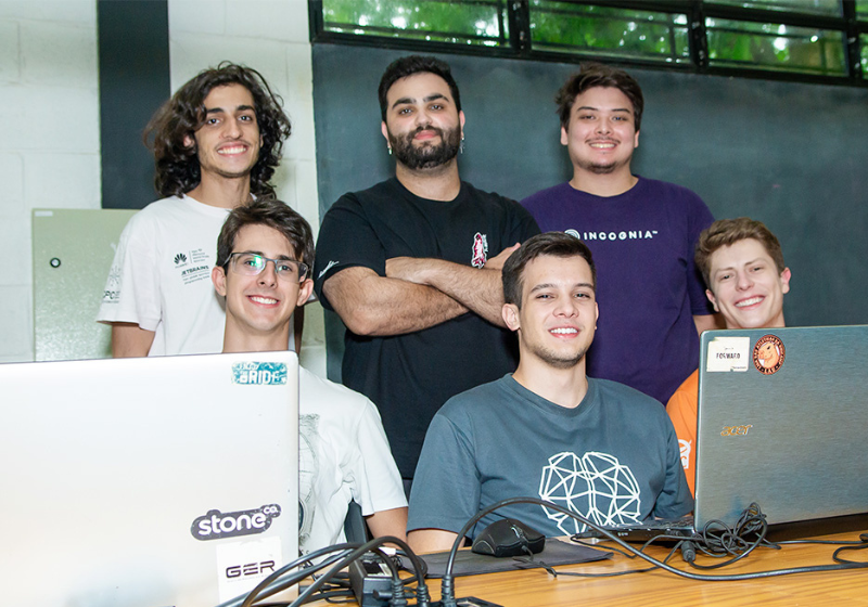 A equipe formado por alunos da Unicamp desbancou mais de 50 mil competidores. e venceu o desafio da Nasa. Incrível! Foto: Alex Calixto.