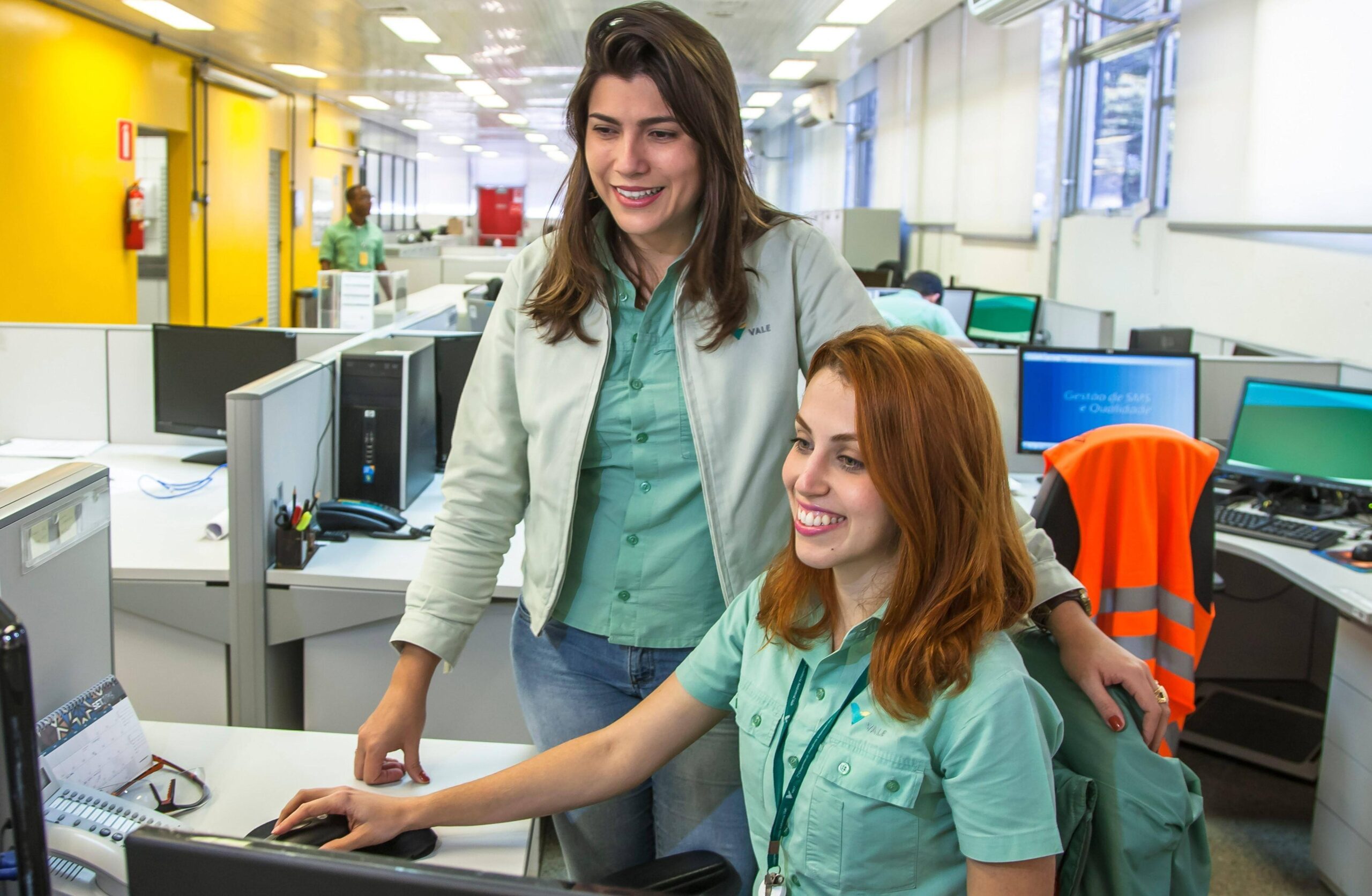 O programa Jovem Aprendiz foi criado para dar oportunidades de formação, trabalho e renda para jovens brasileiros. - Foto: reprodução/Ricardo Teles