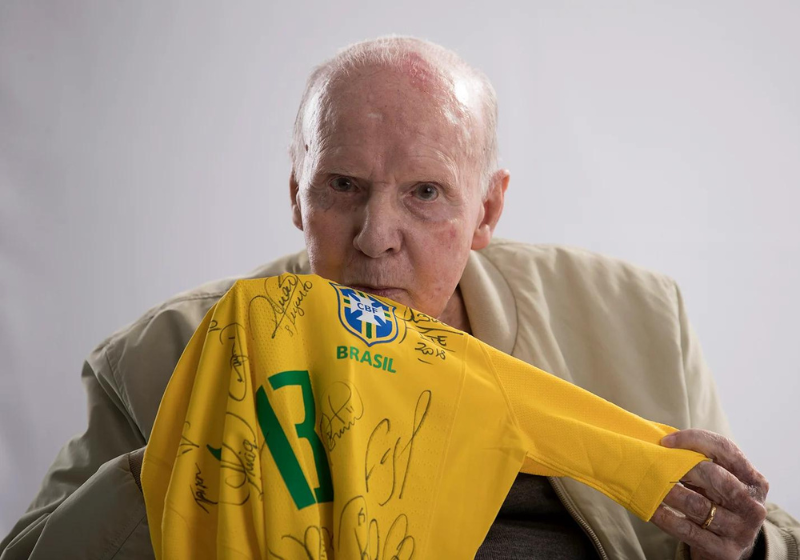 O mundo do futebol fez várias homenagens para Zagallo, o Velho Lobo, que foi enterrado neste domingo no Rio. - Foto: Lucas Figueiredo (CBF).