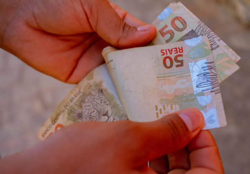 O dinheiro será depositado em contas do Banco do Brasil ou Caixa Econômica Federal. - Foto: Jeane de Oliveira 