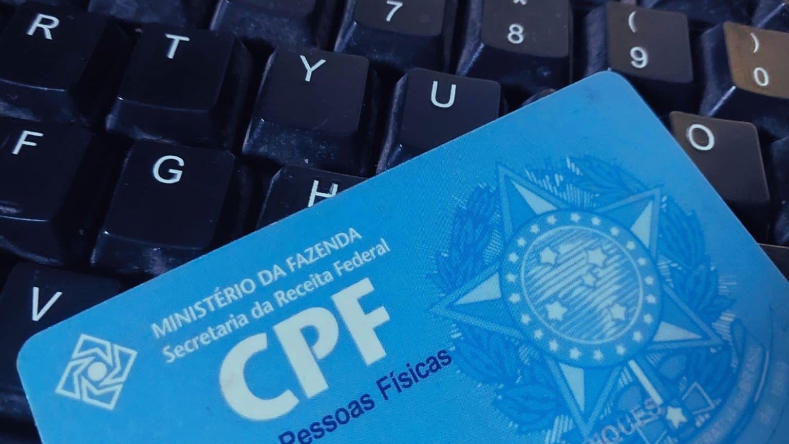 Com a nova Lei do CPF, quem nao tiver o documento pode pedir de forma online no site da Receita Federal - Foto: divulgação