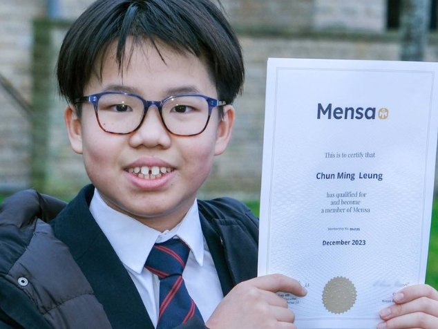 Com QI tão alto quanto o de Einstein, esse garoto chamado Cyrus Leung conseguiu entrar na Mensa - uma sociedade para superdotados. - Foto: Dean Atkins/SWNS