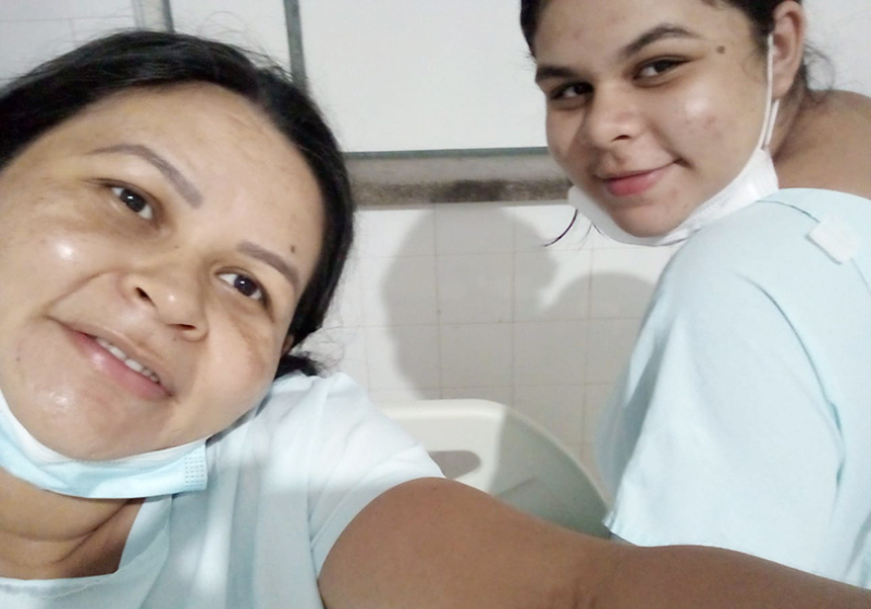 Os partos de mãe e filha, que deram à luz no mesmo hospital, deram certo e as crianças estão saudáveis - Foto: Arquivo pessoal.