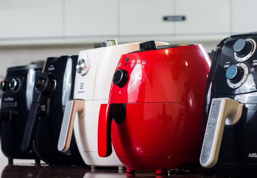 No teste, a Oster ficou como a melhor air fryer, seguida pela Philips Walita e Britânia. - Foto: Tiago Queiroz