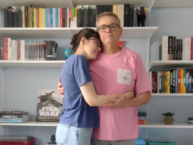 Beatriz ficou sabendo da aprovação nas universidades quando estava em uma clínica esperando para saber se o pai estava curado do câncer. - Foto: reprodução/Arquivo pessoal