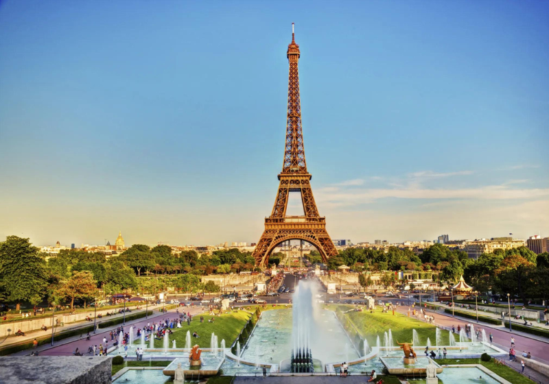 Em primeiro lugar no ranking das cidades mais visitadas do mundo em 2023, Paris. Foto: iStock.