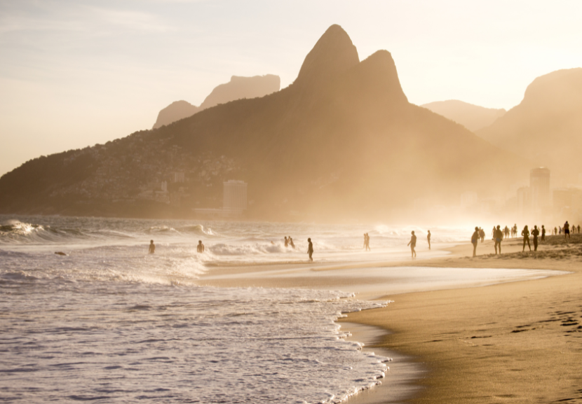 Não é à toa que Ipanema ganhou o segundo lugar de melhor praia do mundo. - Foto: reprodução/Gbuzak/Getty Images