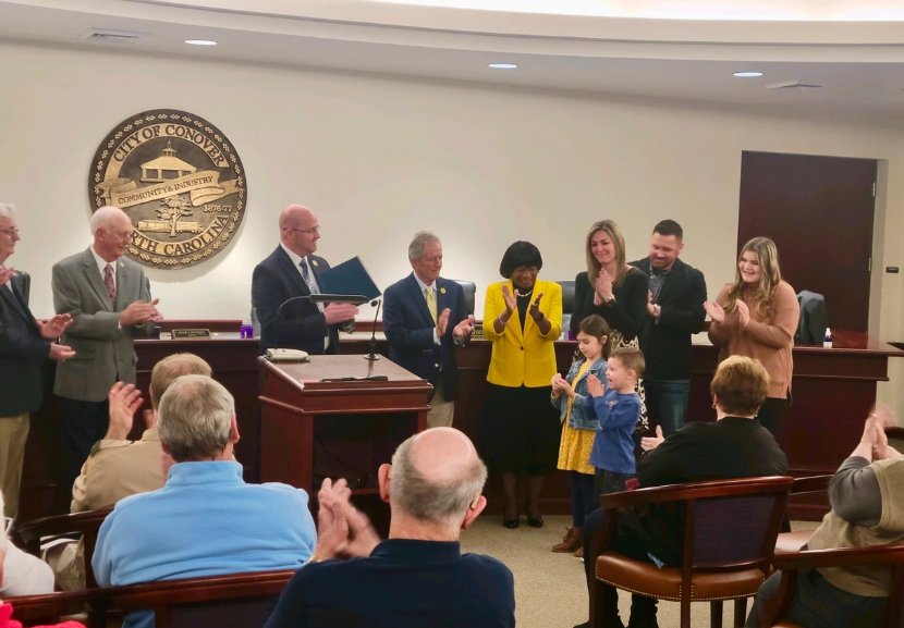 Quinn, 6 anos, foi homenageada pela prefeitura e ganhou um dia em reconhecimento a grande bravura que teve. - Foto: reprodução/Arquivo Pessoal 