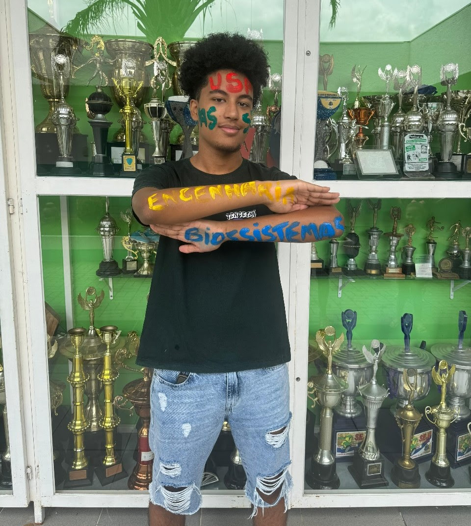 Igor é outro estudante que entrou na USP. Vai cursar engenharia de biossistemas. - Foto: reprodução/Arquivo pessoal 