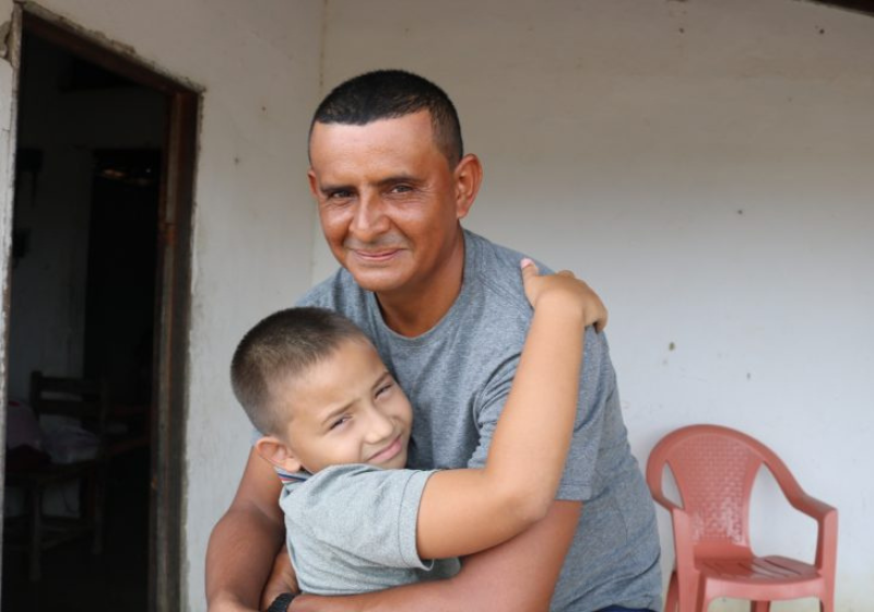 O menino que pediu a inclusão do nome do padrasto na certidão de nascimento teve o pedido atendido. Foto: Déborah Duarte.