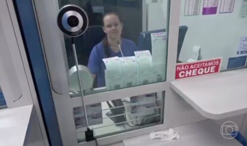 A funcionária da lotérica que achou o bilhete premiado e devolveu ao dono - Foto: reprodução TV Globo