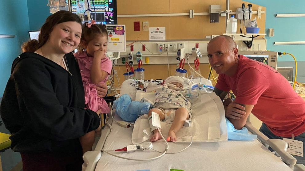 Durante o tempo em que Lola ficou no hospital, David ia visitá-la. Foto: Lisa Foley.