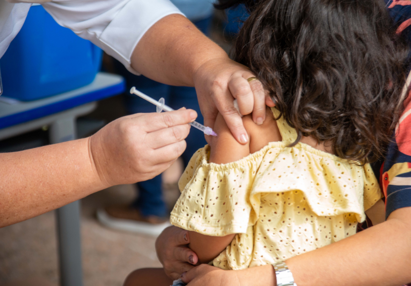 Crianças que vão se vacinar pela primeira vez precisam de duas doses do imunizante. - Foto: Fábio Marchetto 