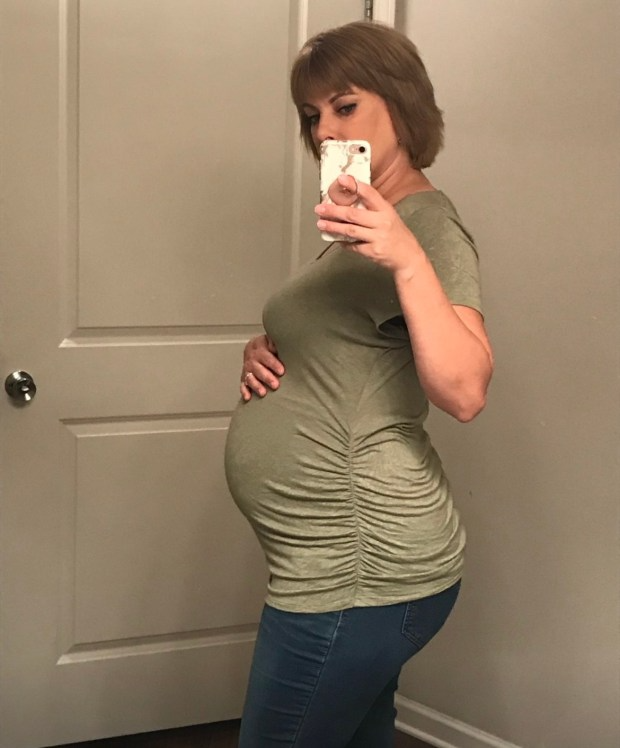 Dawn enfrentou uma gravidez de risco pela amiga. Foto: SWNS.